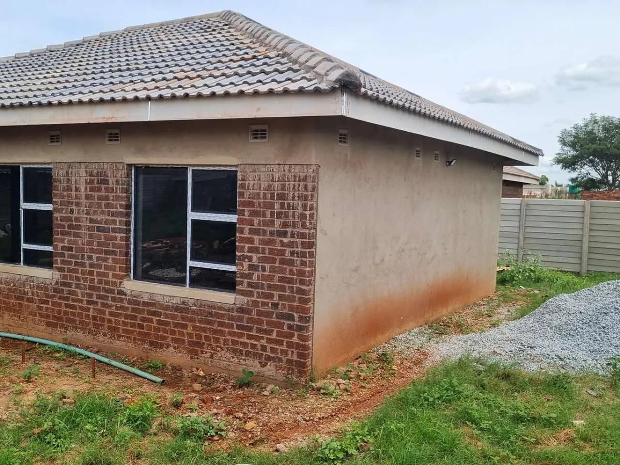 Elegant 5-Bedroom Home With Cottage in Mt Pleasant Heights