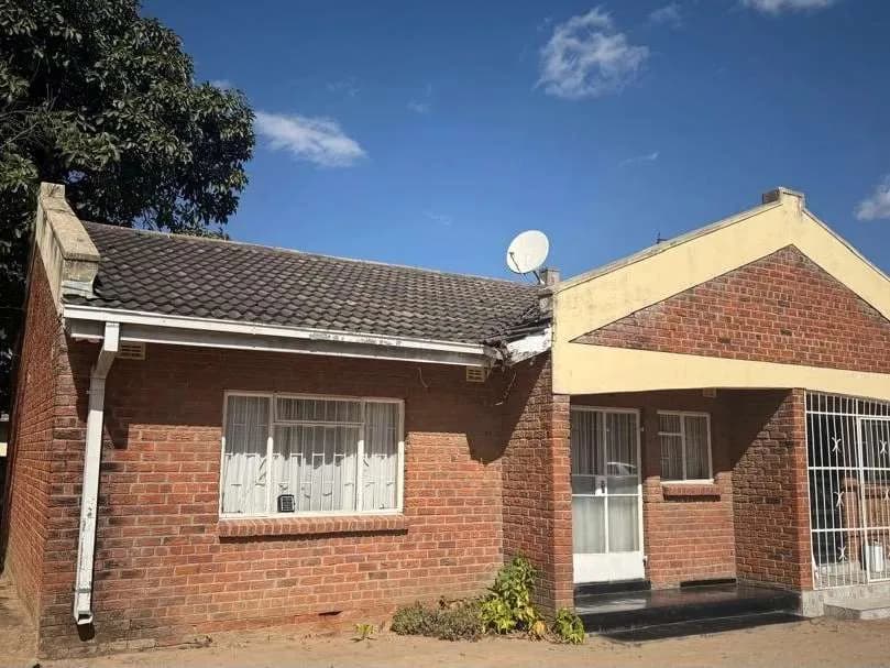 2 Bedroomed cluster unit in a complex of 8 units in Greendale Letombo